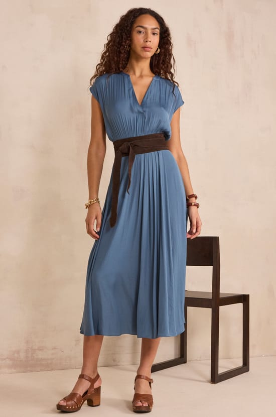 Becky sleeveless straight dress;${refinementColor}
