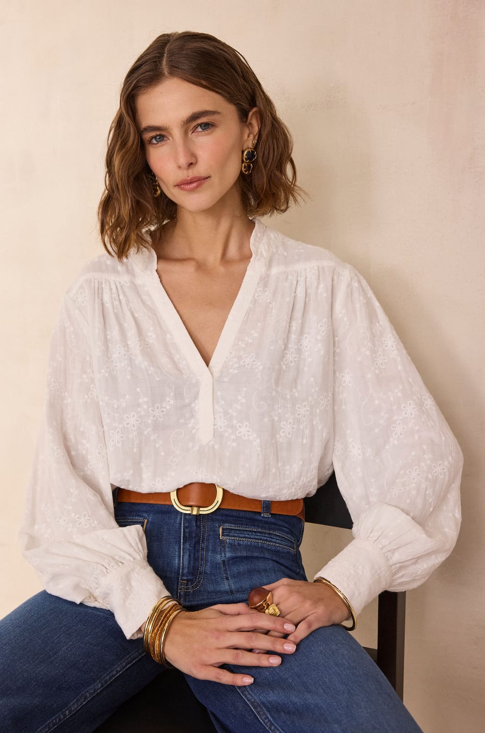 Blouse with floral embroidery DILA;${refinementColor}