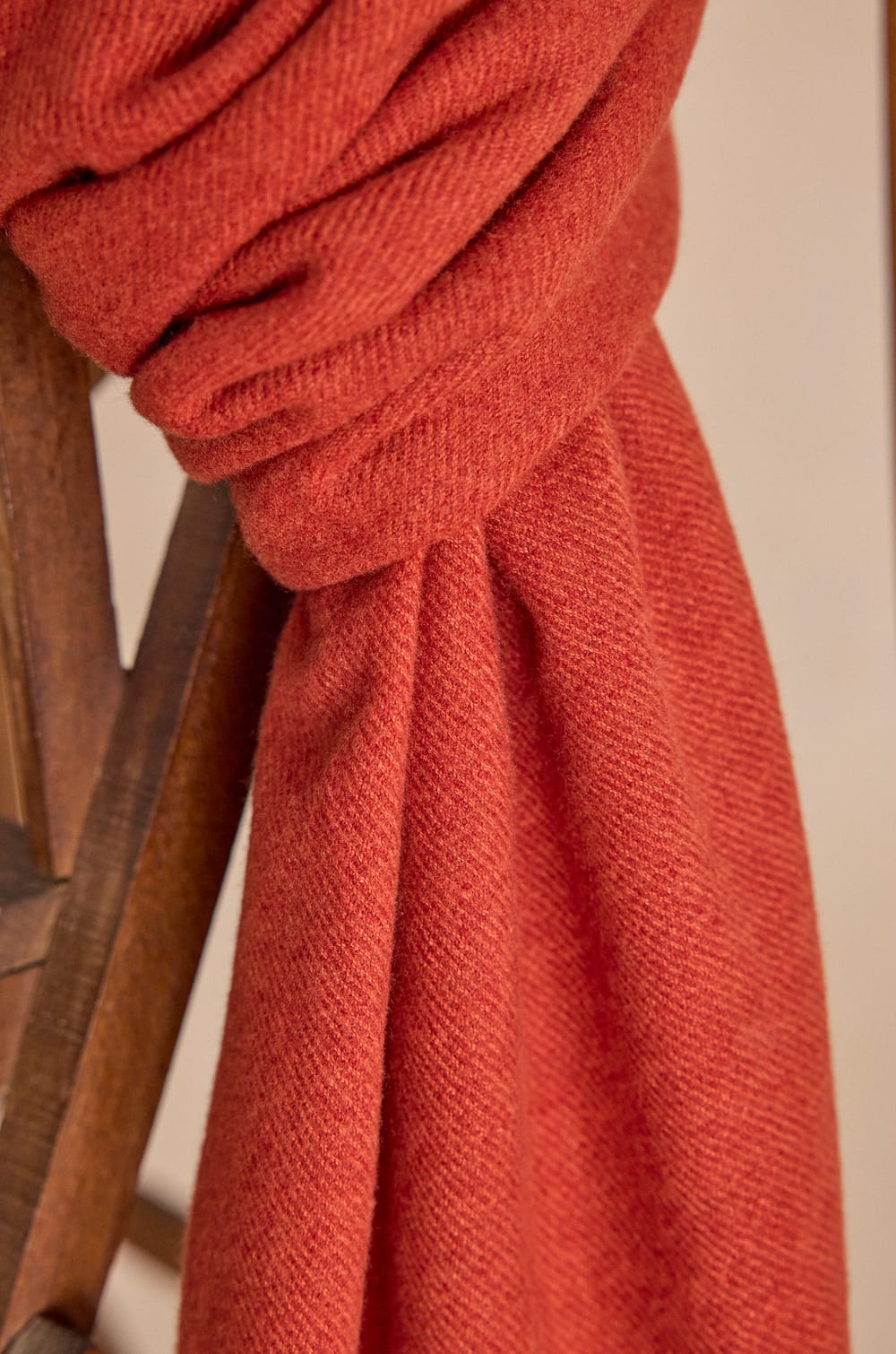 TOM Scarf;${refinementColor}