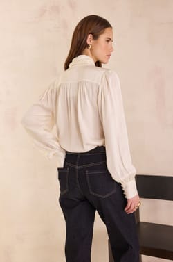 Blouse fluide à col lavallière SPIRIT;${refinementColor}