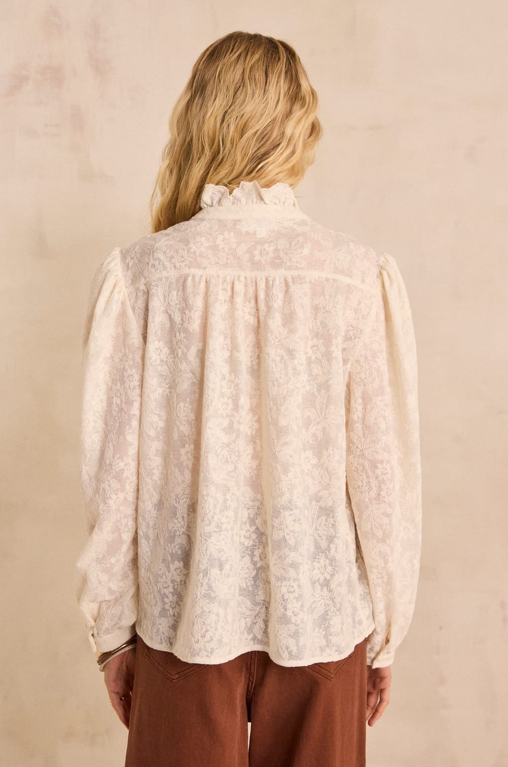 Lace blouse with puffed sleeves WONDER;${refinementColor}