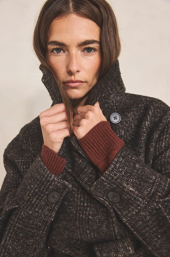 Long belted coat in blended wool DJOVANNI;${refinementColor}