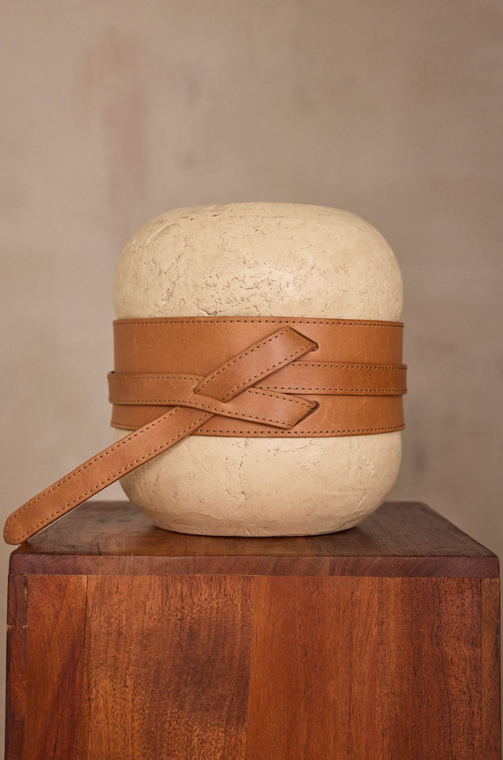 ELLA 100% leather belt;${refinementColor}