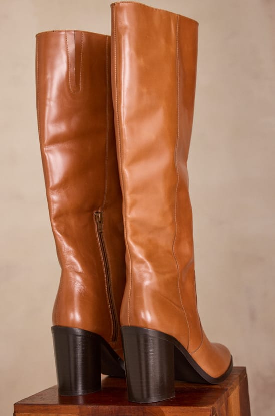 100% leather VANESSA boots;${refinementColor}