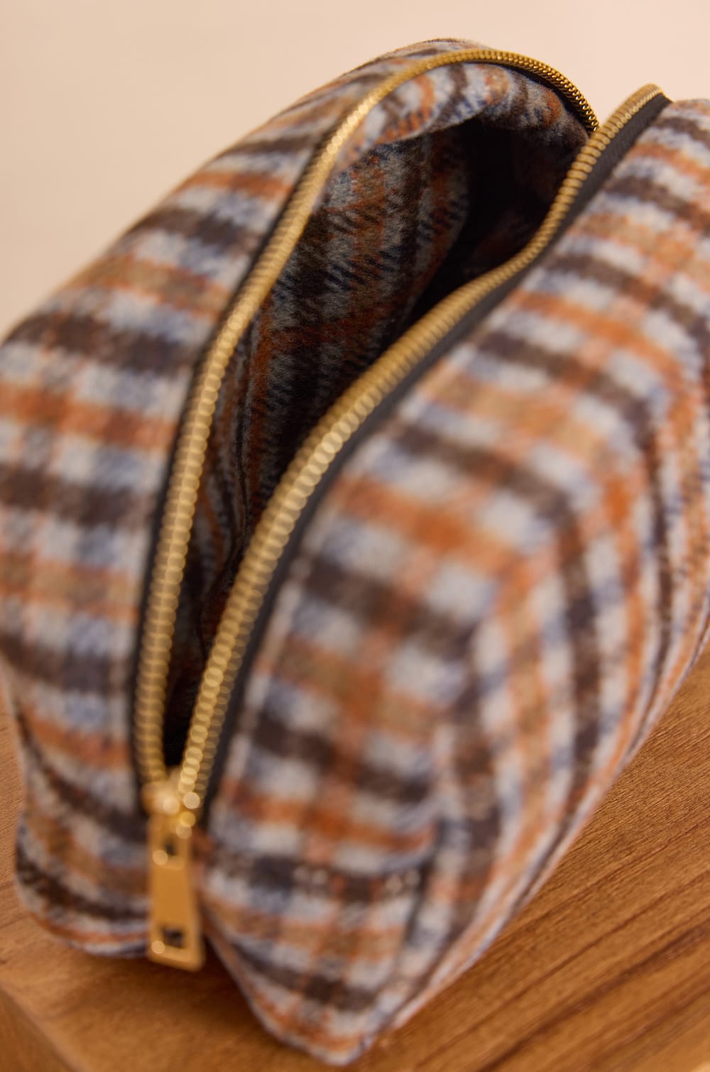 LIAM tartan pattern toiletry bag;${refinementColor}