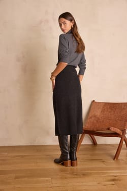 CALINE straight skirt in 100% wool;${refinementColor}