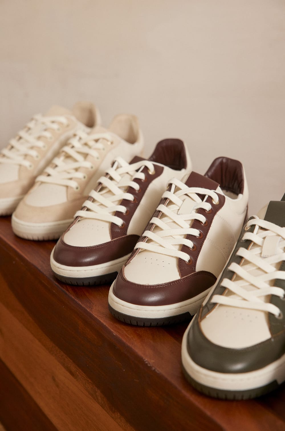 Zapatillas deportivas VELORA de cuero;${refinementColor}