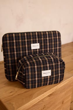 LIAM tartan pattern laptop sleeve;${refinementColor}