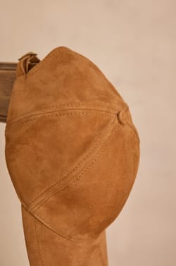 HELENE leather cap;${refinementColor}