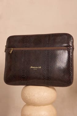 LEON leather pouch;${refinementColor}
