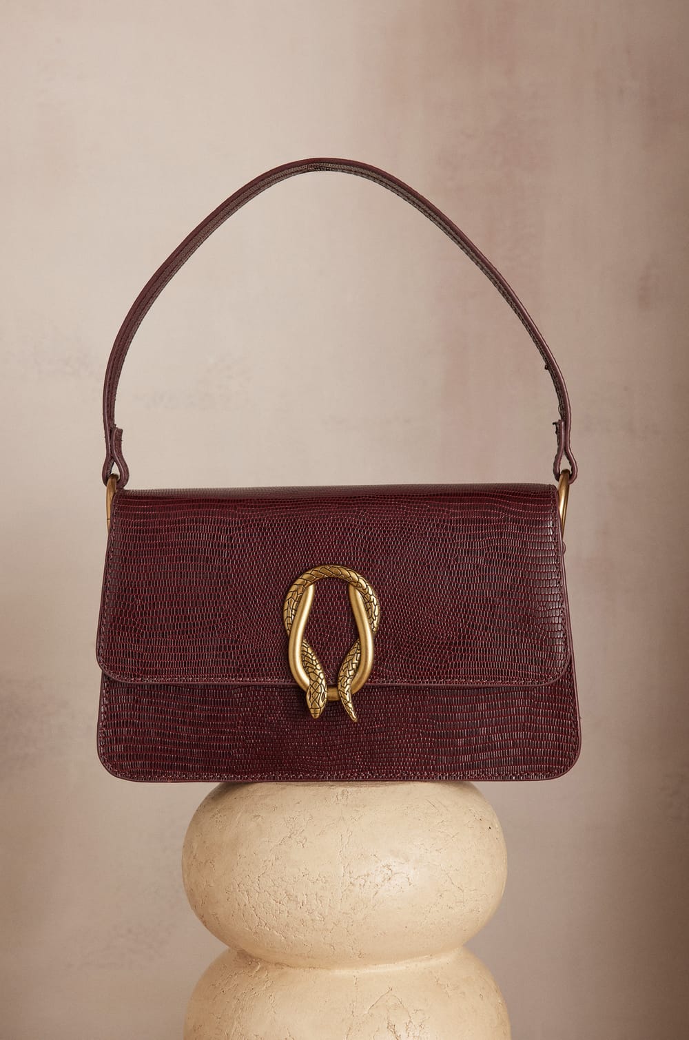 Sac bandoulière LEON en cuir;${refinementColor}
