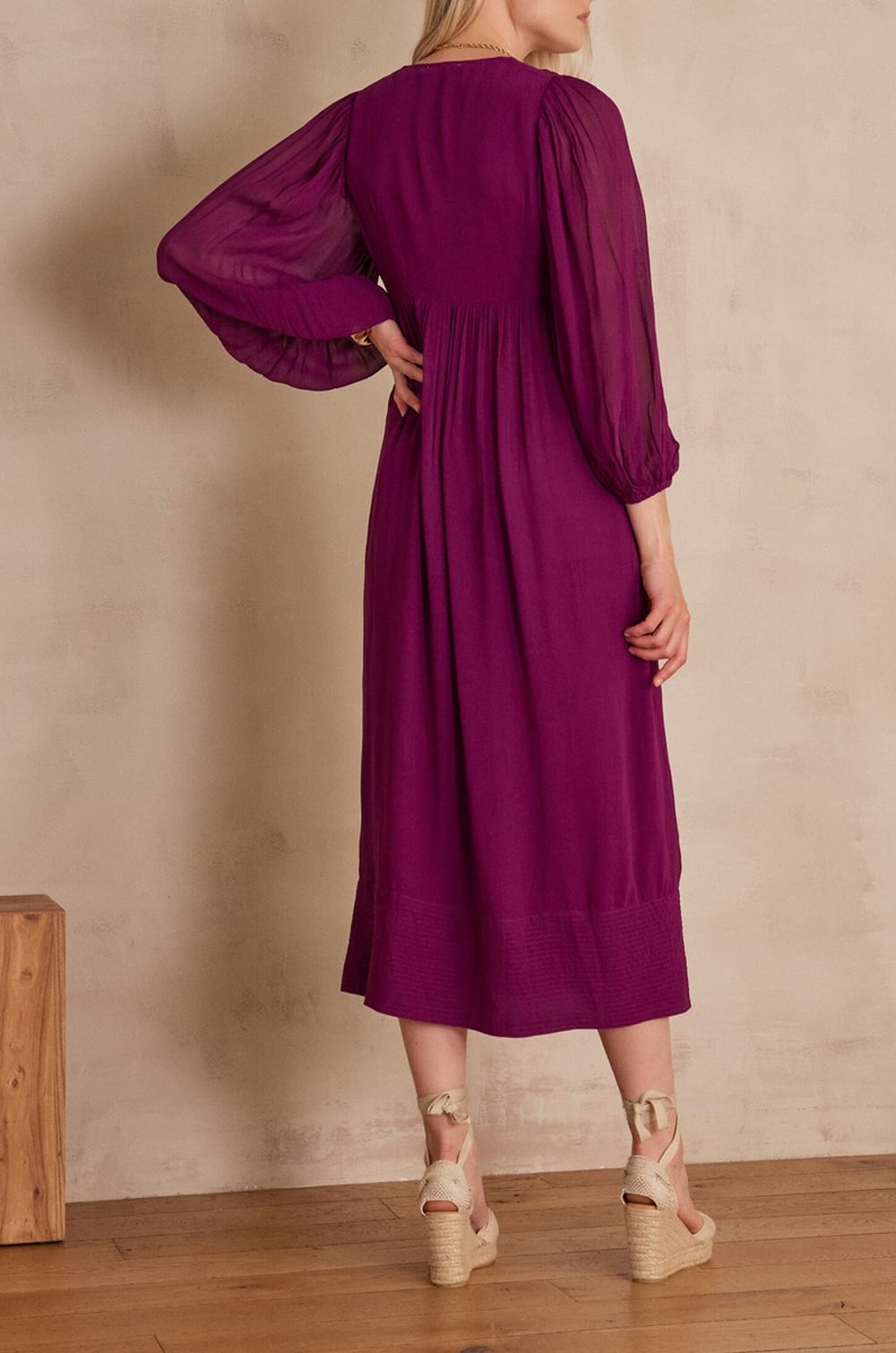 Robe LIVIA;${refinementColor}