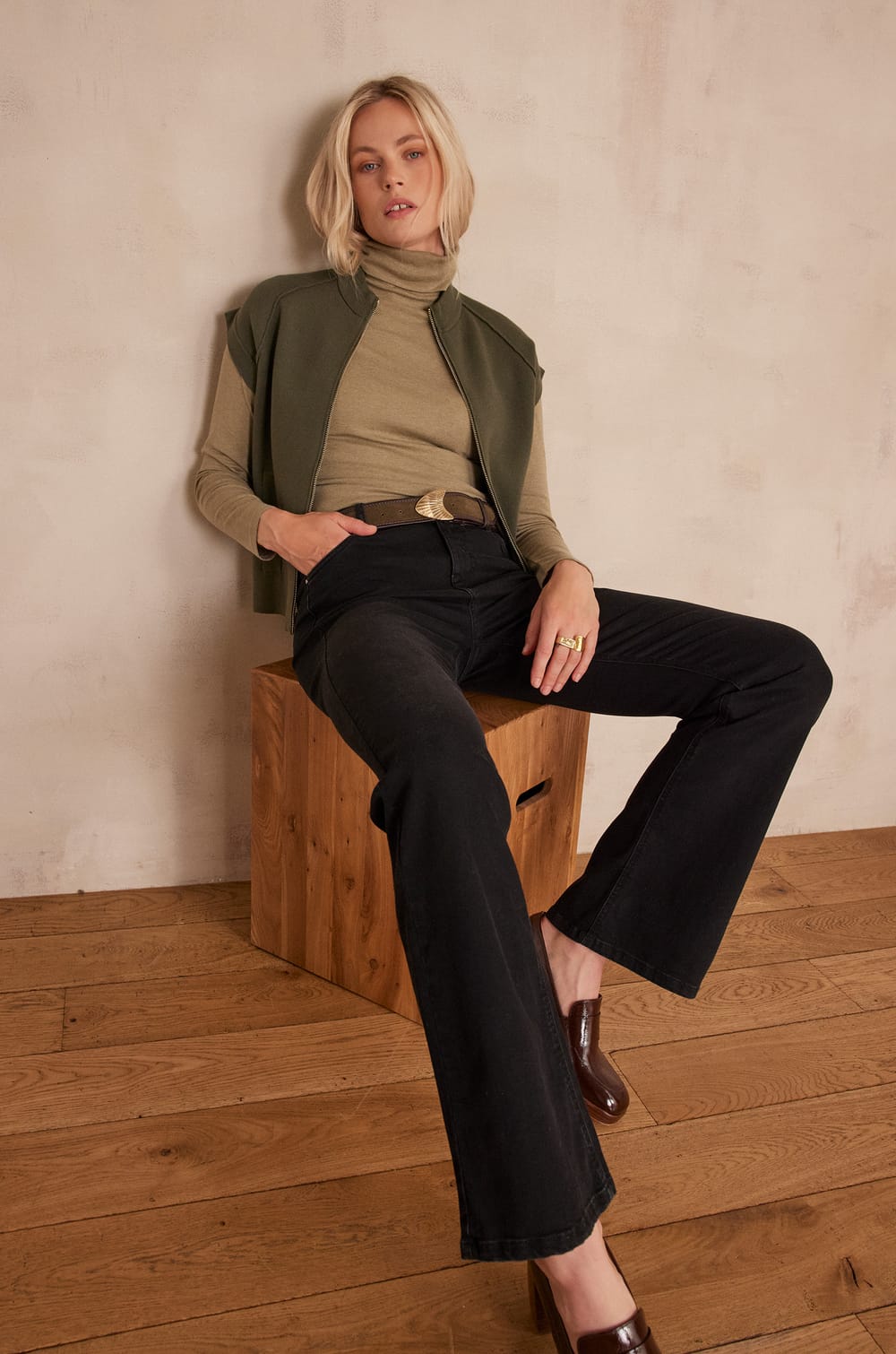 LILY bootcut jeans in cotton;${refinementColor}