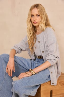 BILLY long-sleeve cashmere vest;${refinementColor}