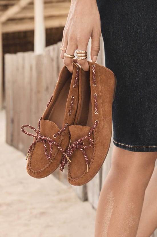 Leather loafers SUE;${refinementColor}