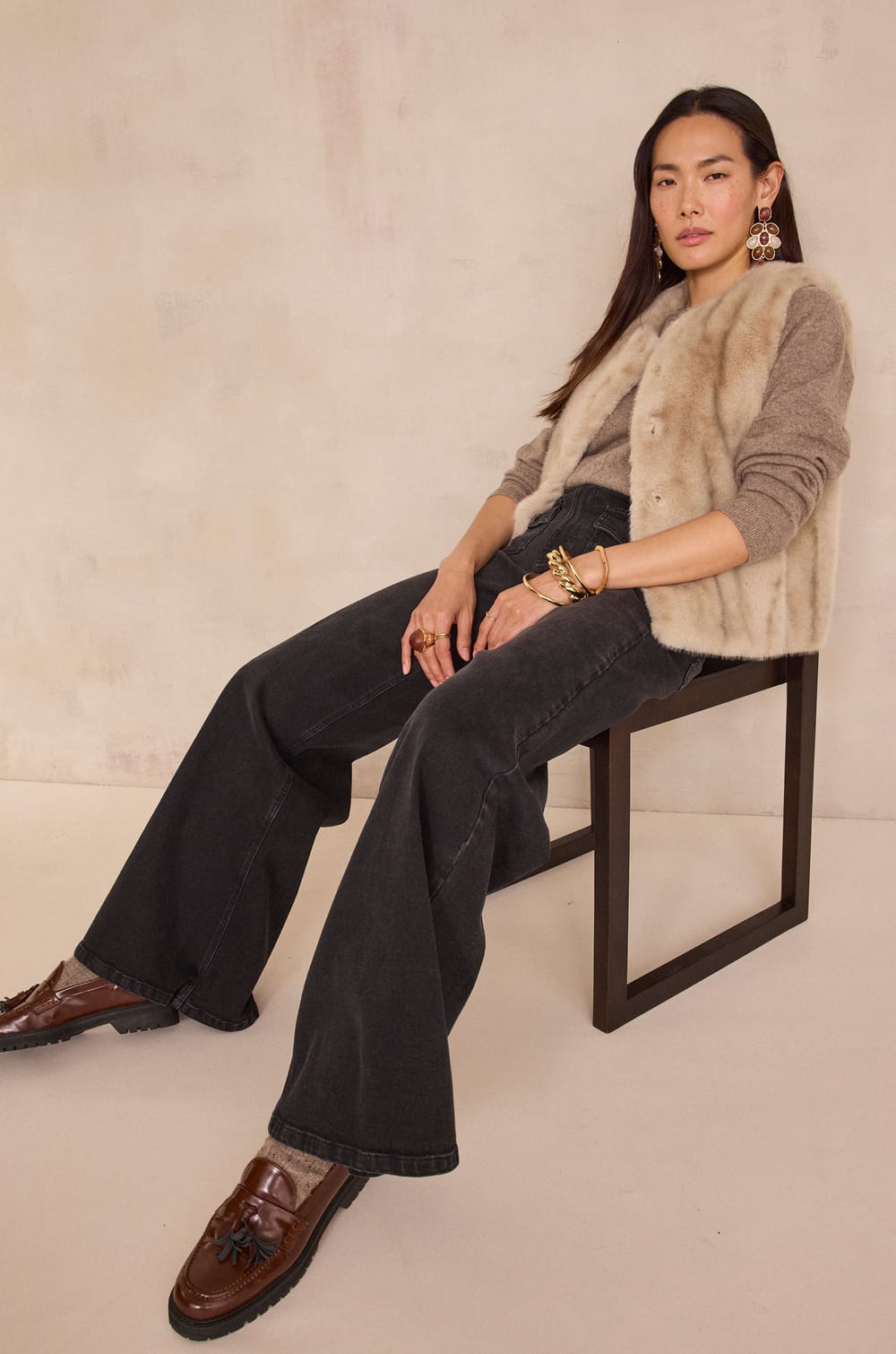 BROOKLYN fluffy sleeveless cardigan;${refinementColor}