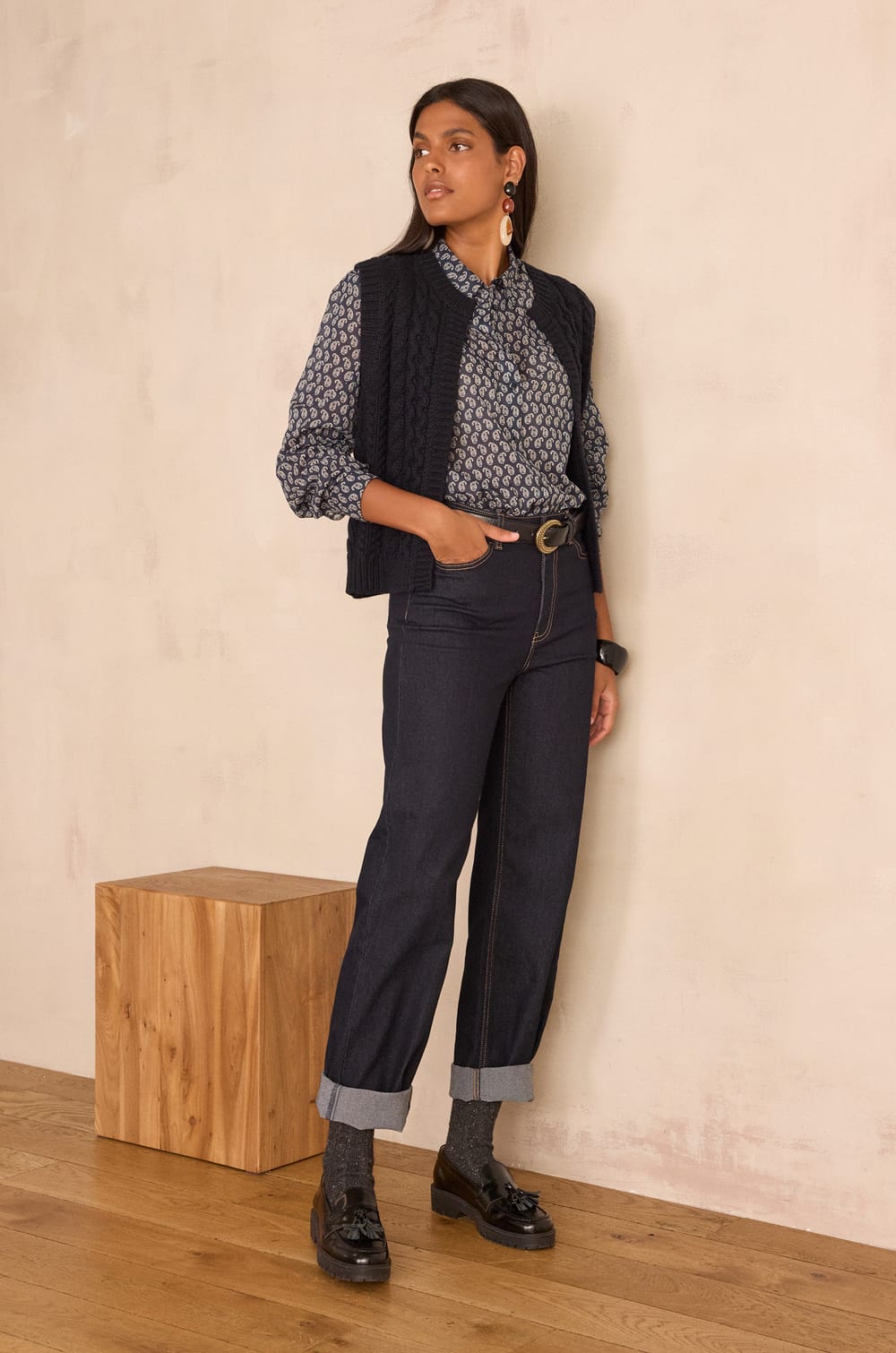 BIXENTE sleeveless cardigan in wool;${refinementColor}