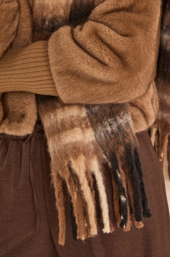 Woven scarf ROSA;${refinementColor}