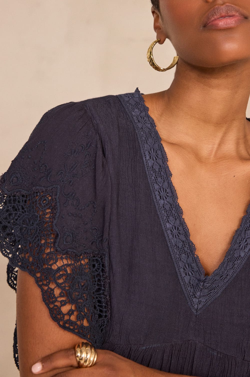 Fluid short-sleeved dress BELINA;${refinementColor}