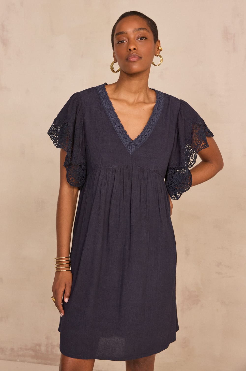 Fluid short-sleeved dress BELINA;${refinementColor}