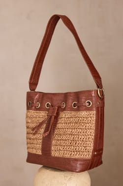 MAX leather and raffia bucket bag;${refinementColor}