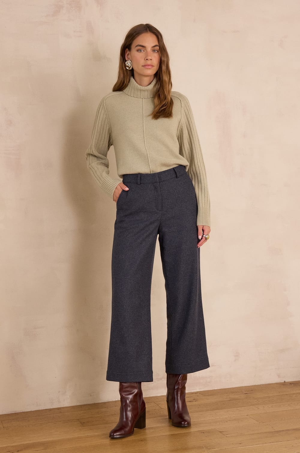 MELINA cropped wool trousers;${refinementColor}