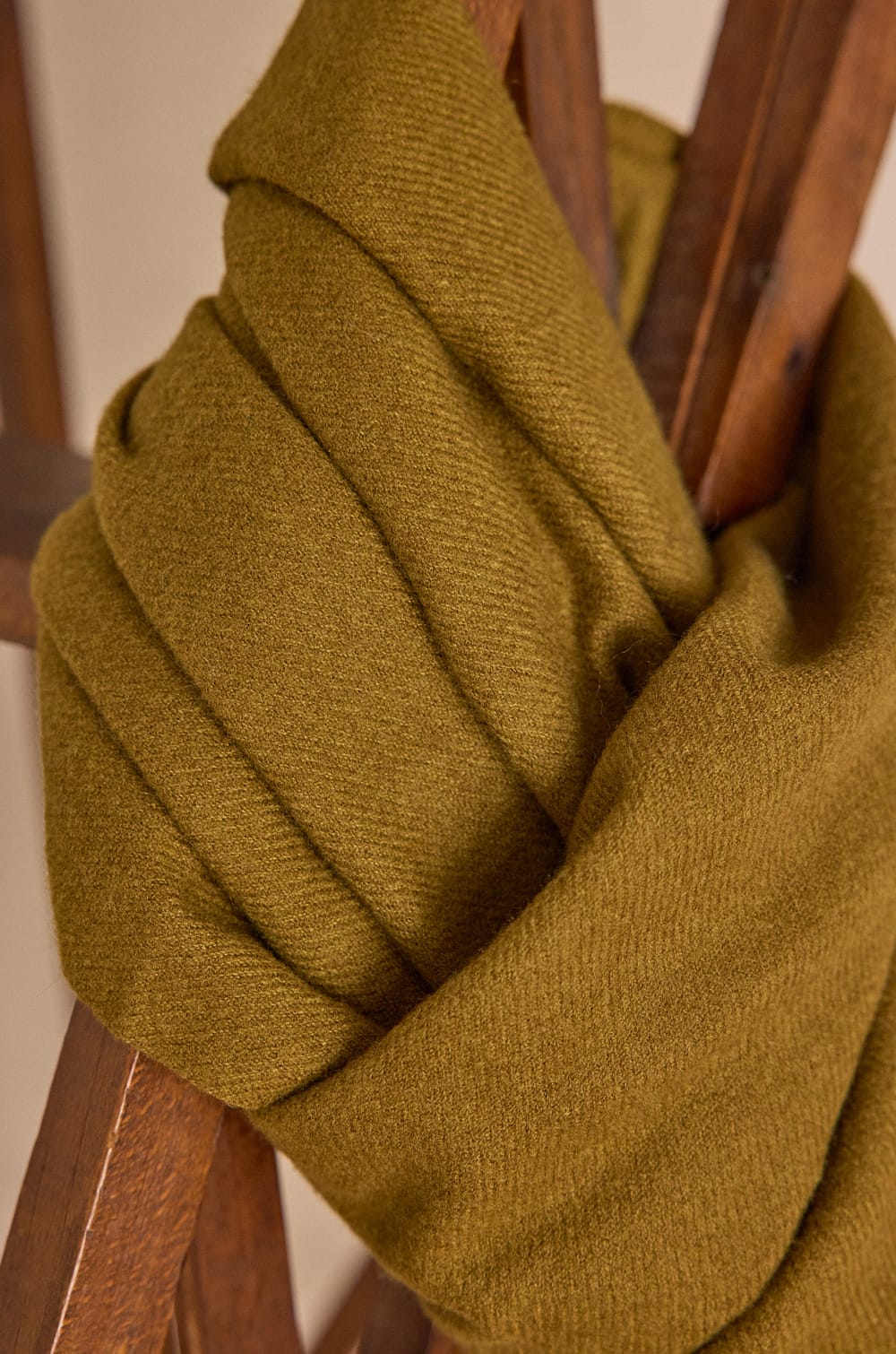 TOM Scarf;${refinementColor}