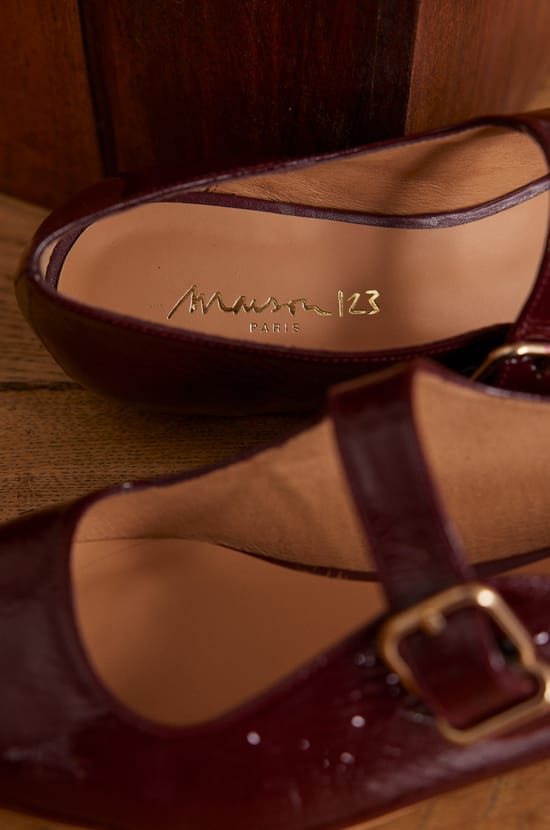 VELVET patent leather ballet flats;${refinementColor}