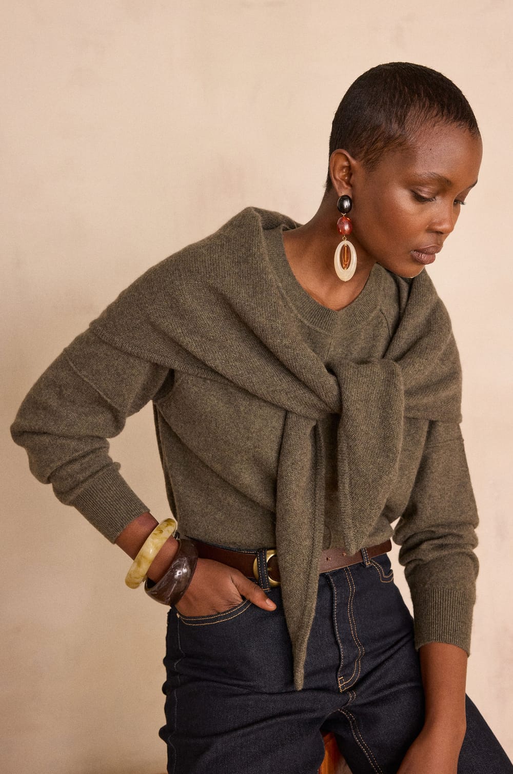 Triangle scarf in 100% 2-ply cashmere THOMAS;${refinementColor}