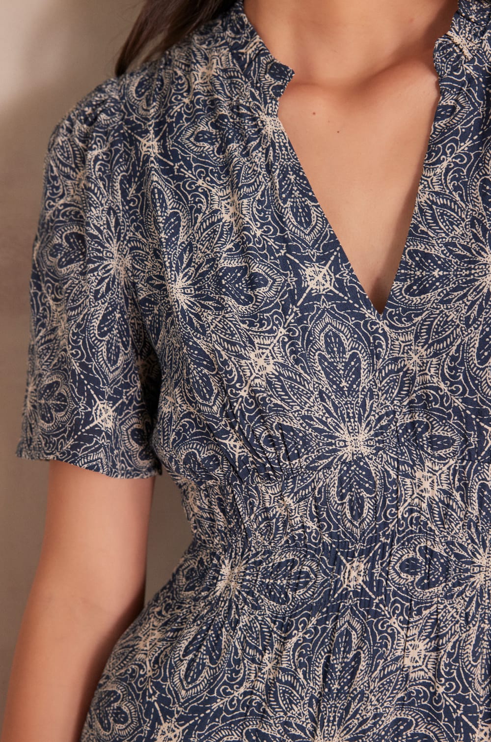 Robe LANA;${refinementColor}