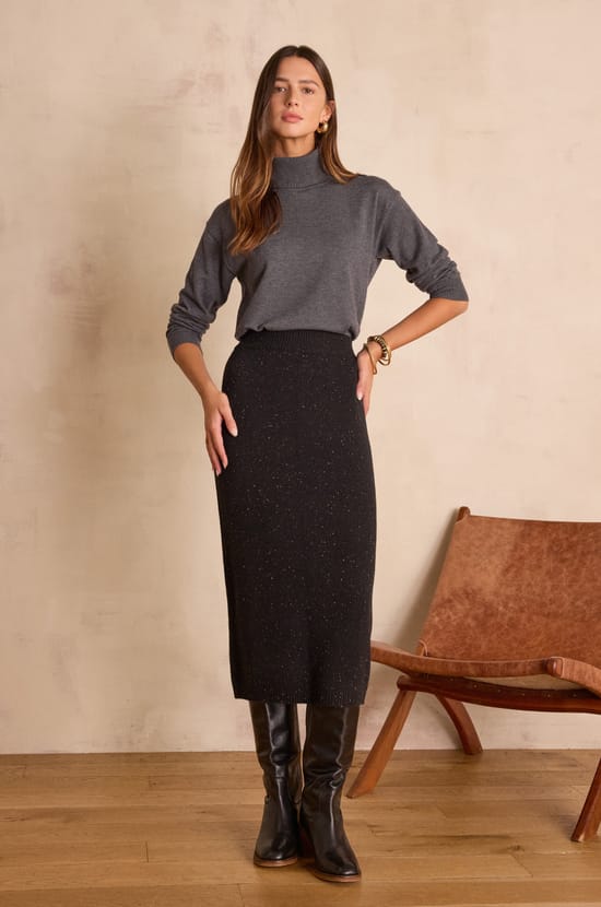 CALINE straight skirt in 100% wool;${refinementColor}