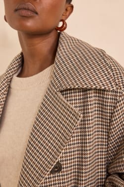 DJOVANNI checked trench;${refinementColor}