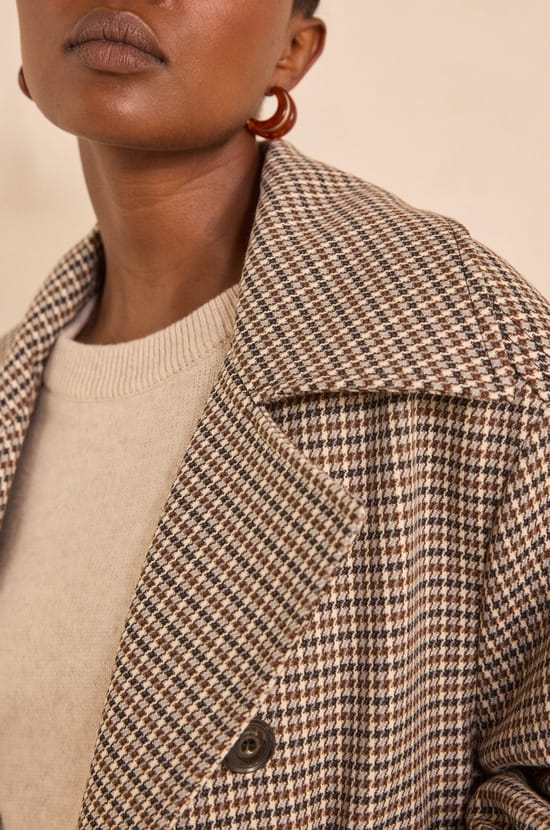 DJOVANNI checked trench;${refinementColor}