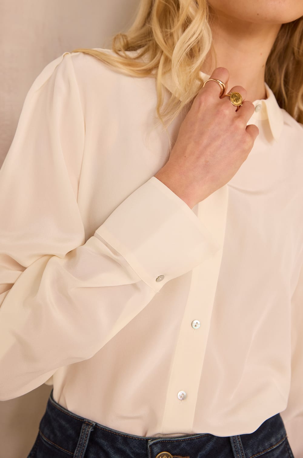 100% silk DAPHNEE shirt;${refinementColor}