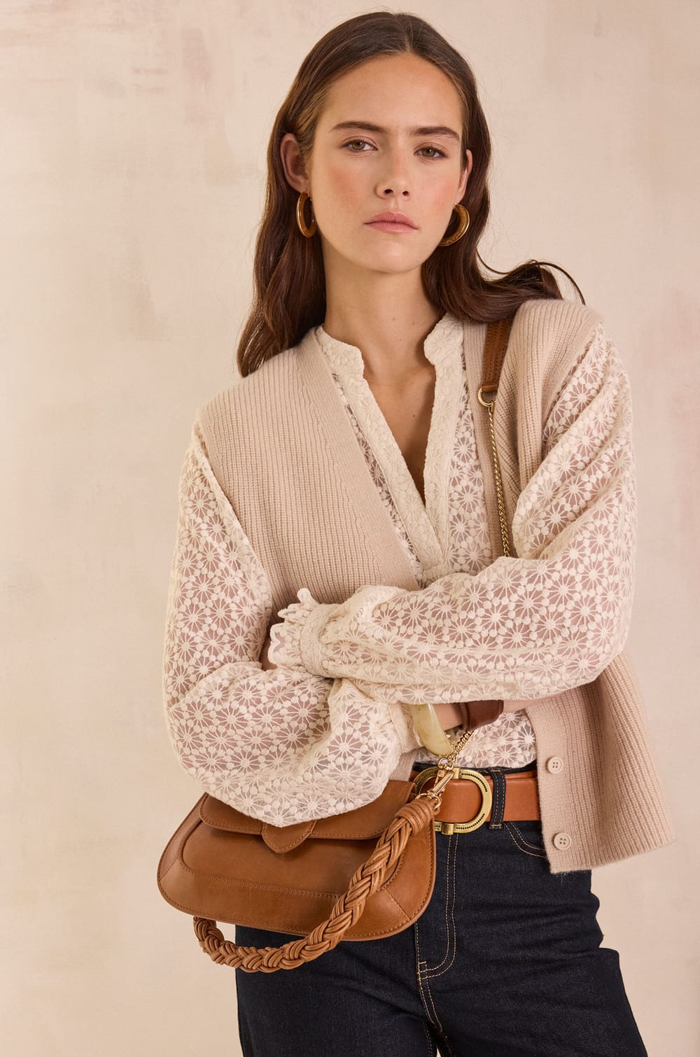 PARATY sleeveless cardigan in 100% wool;${refinementColor}