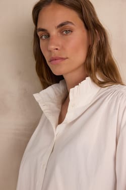 SIA Blouse in 100% cotton;${refinementColor}