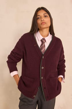 Lovely long-sleeve dense knit vest;${refinementColor}