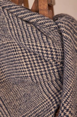 Navy scarf RIVA;${refinementColor}