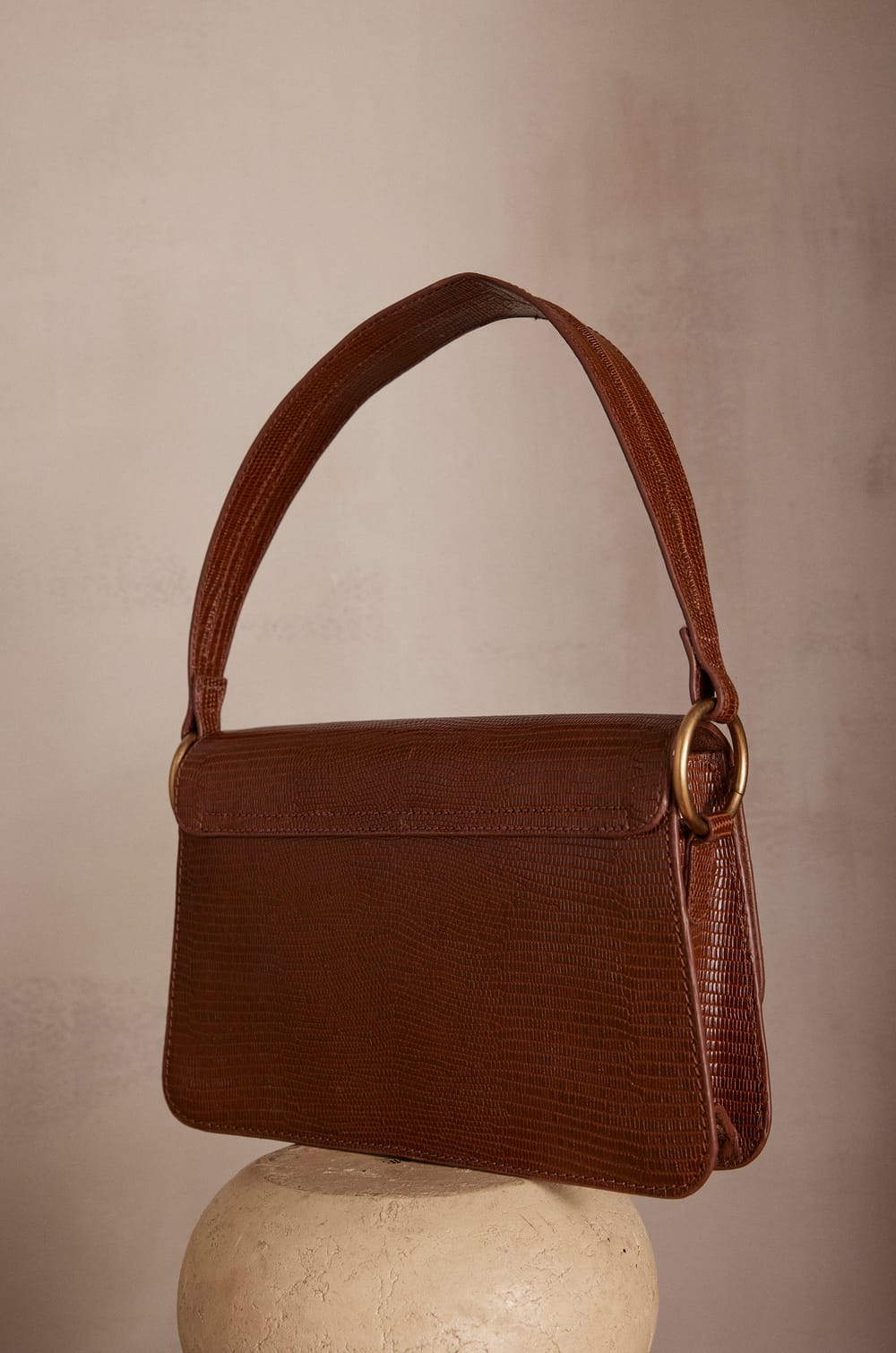 LEON leather shoulder bag;${refinementColor}