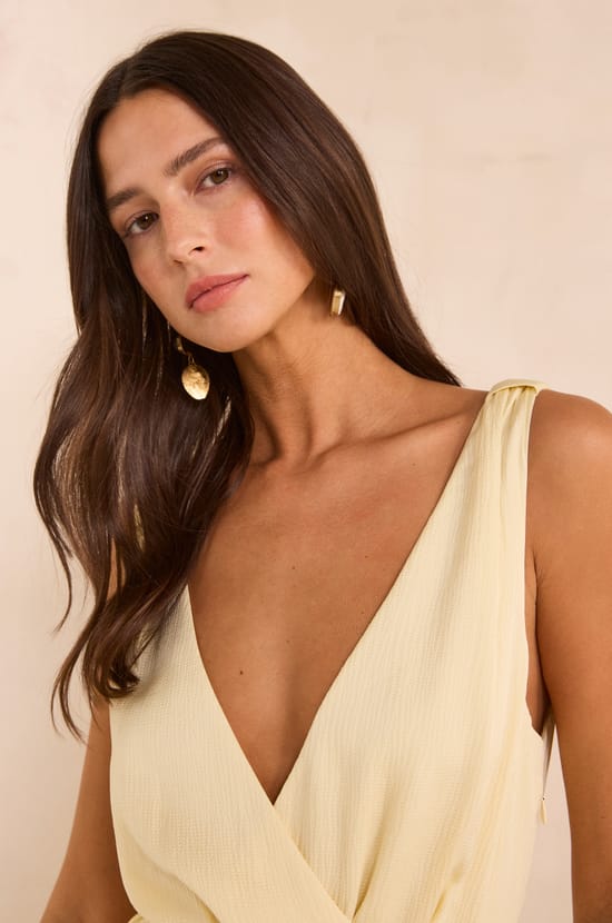 Sleeveless pleated dress FEATHER;${refinementColor}