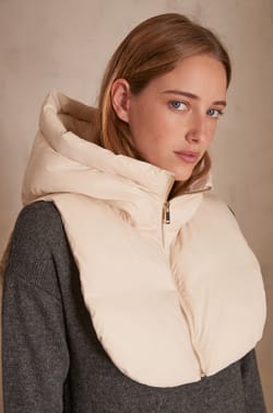 LUCIEN hooded collar;${refinementColor}