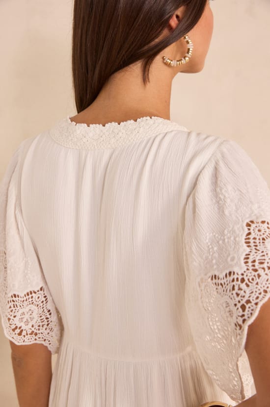 Short lace dress BELINA;${refinementColor}