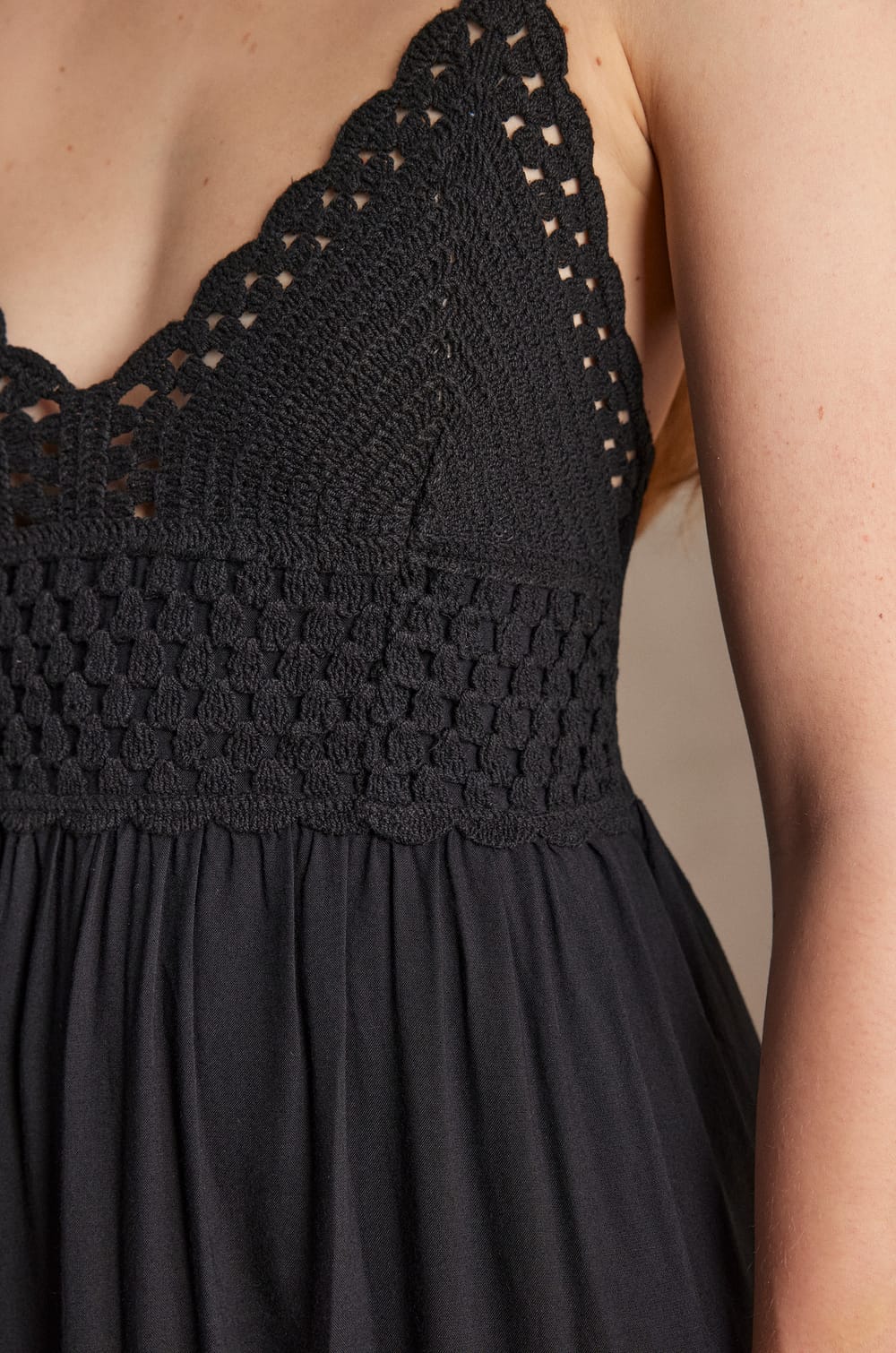 Vestido MAELINE de crochet;${refinementColor}