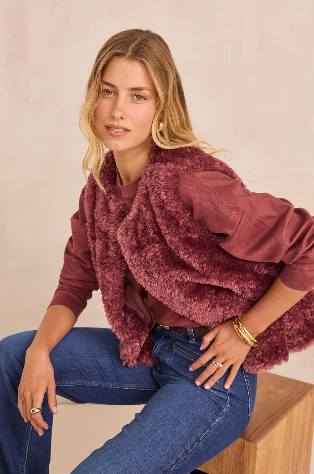 BROOKLYN fluffy sleeveless cardigan;${refinementColor}