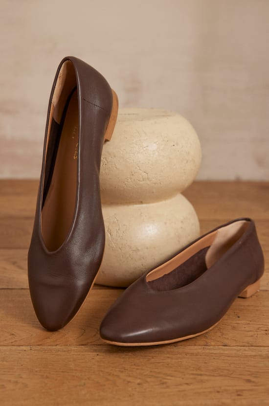 MONA leather ballet flats;${refinementColor}