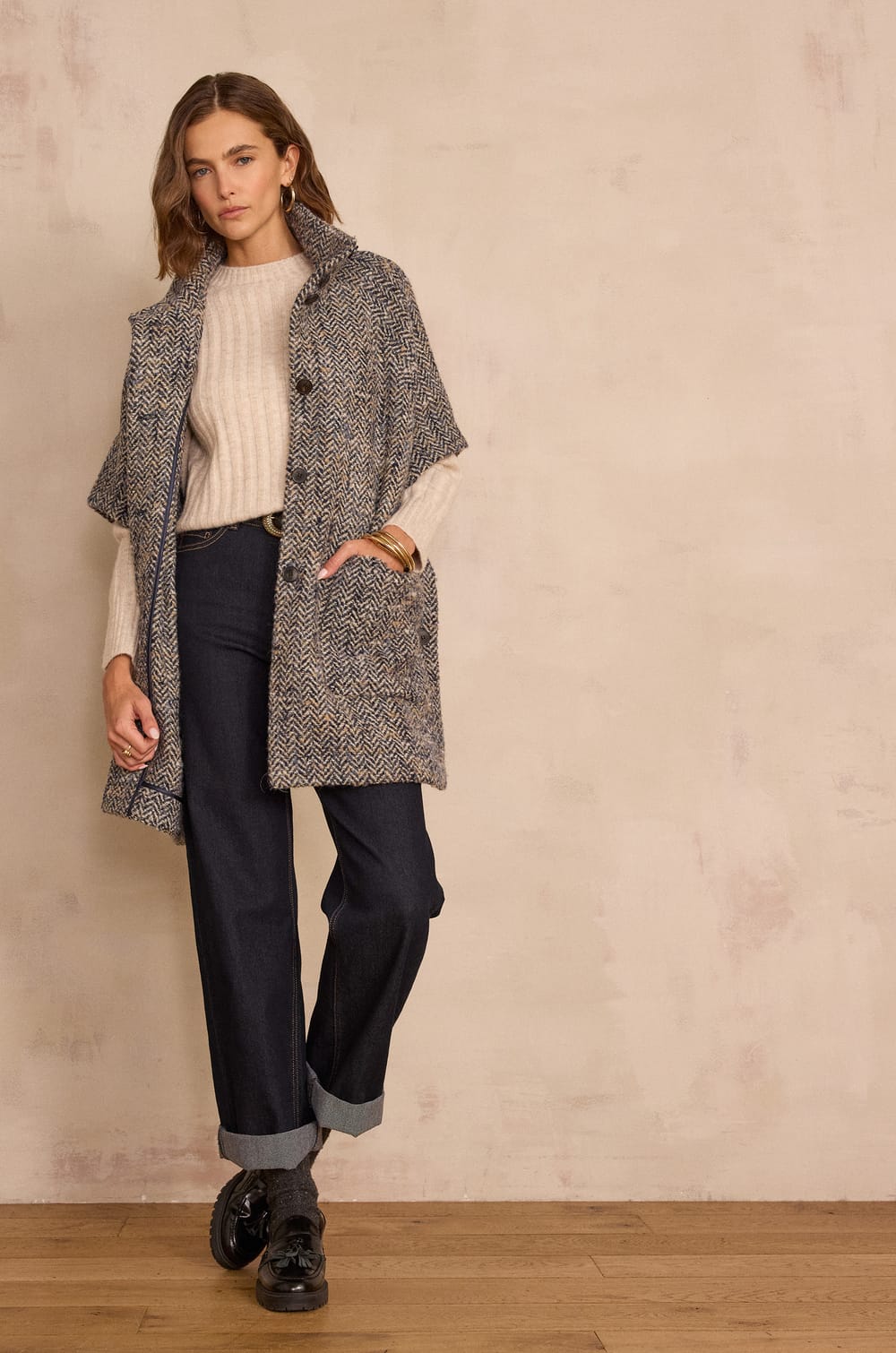 AGNES wool cape;${refinementColor}