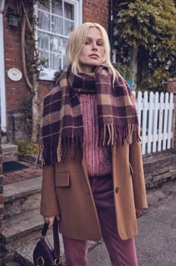 Woven SCARF ROSE;${refinementColor}