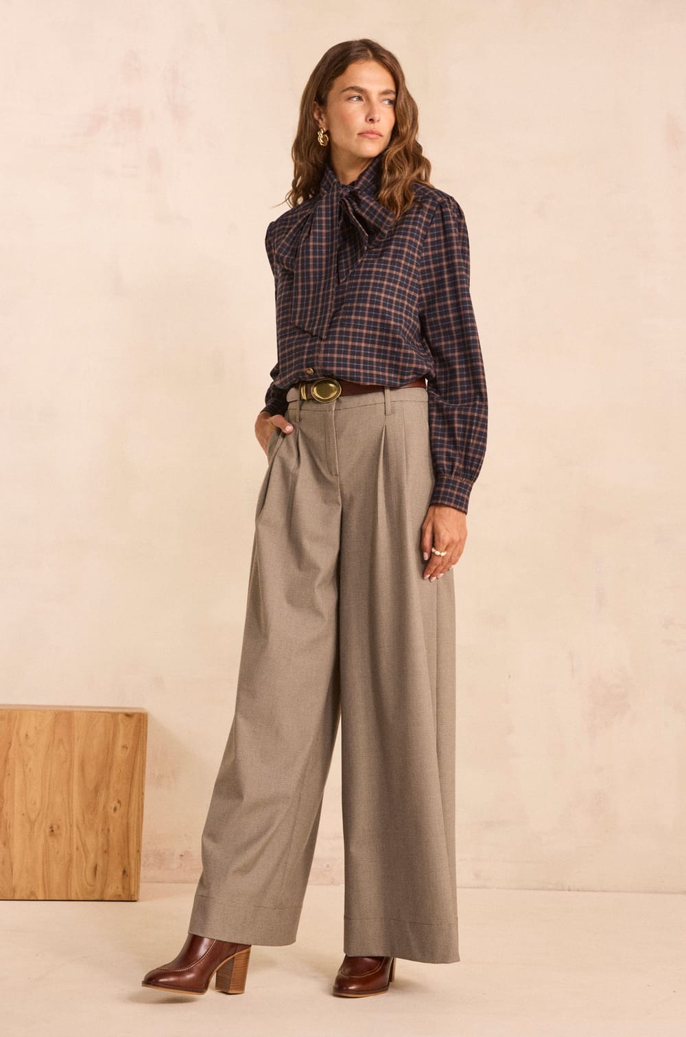 Wide beige viscose blend trousers LILY;${refinementColor}