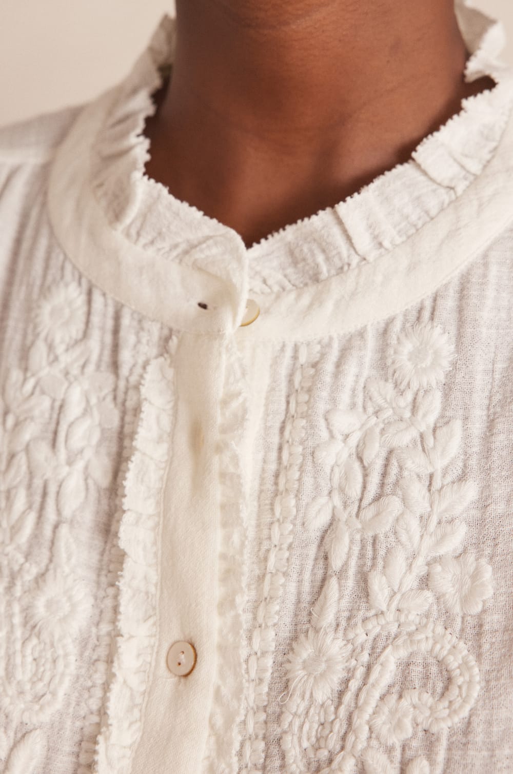 Blouse BROOKE en coton brod&eacute;e;${refinementColor}