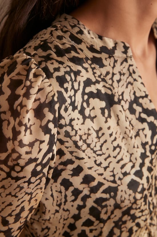 Robe LILANA;${refinementColor}